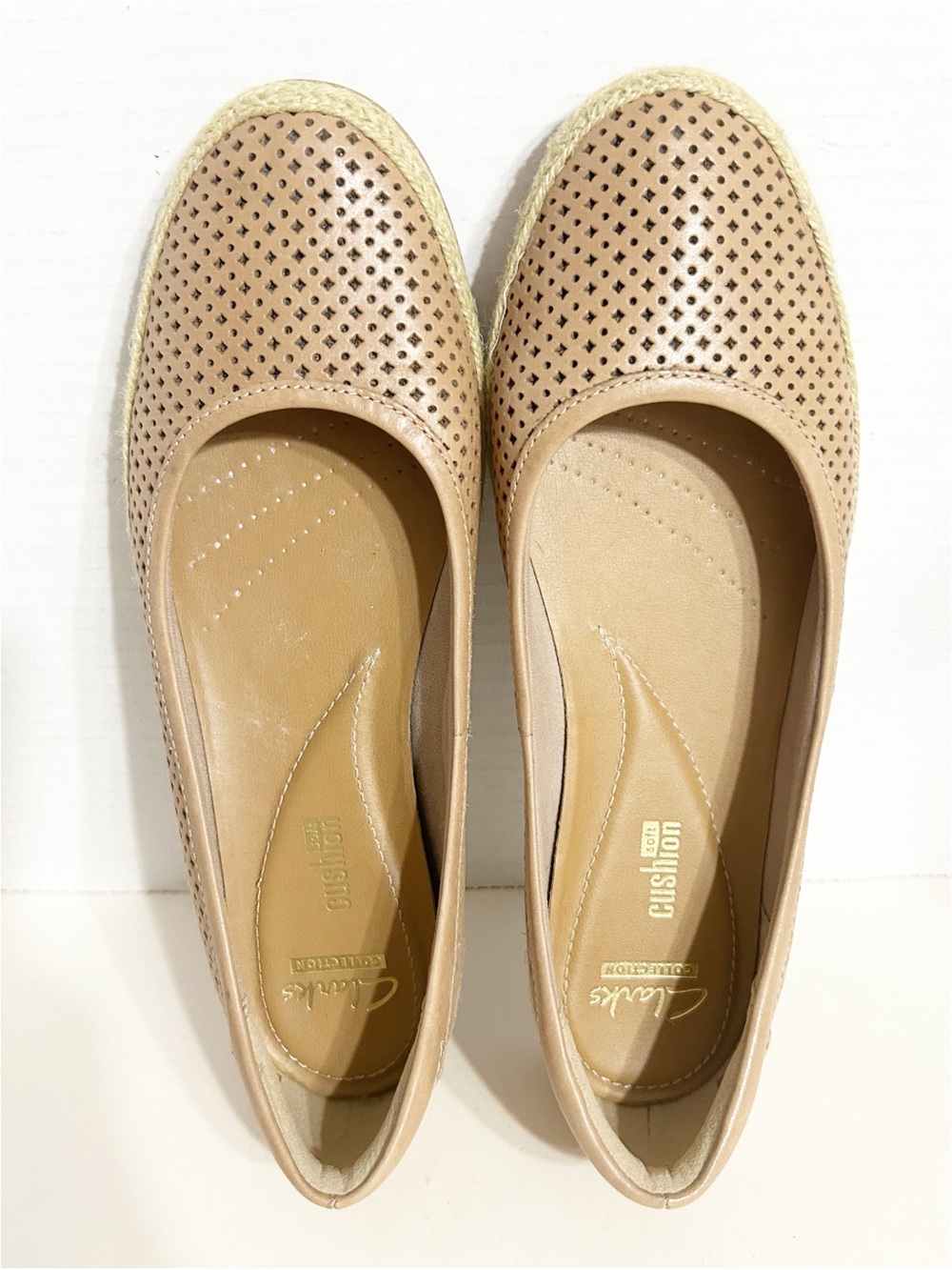 Clarks Collection Cushion Soft Beige Perforated Espadrille Flats Women’s 7.5 M - Picture 7 of 11